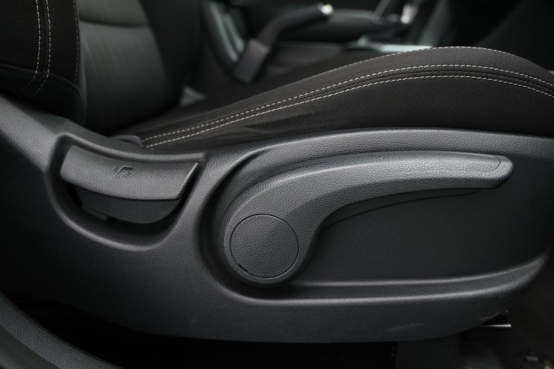 2019 Kia Sportage S (FWD), Automatic, 132804 km, Drivers Side Adjustment Panel
