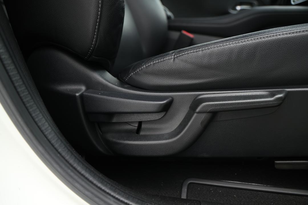 2018 Honda HR-V Rs, Automatic, 128793 km, Drivers Side Adjustment Panel