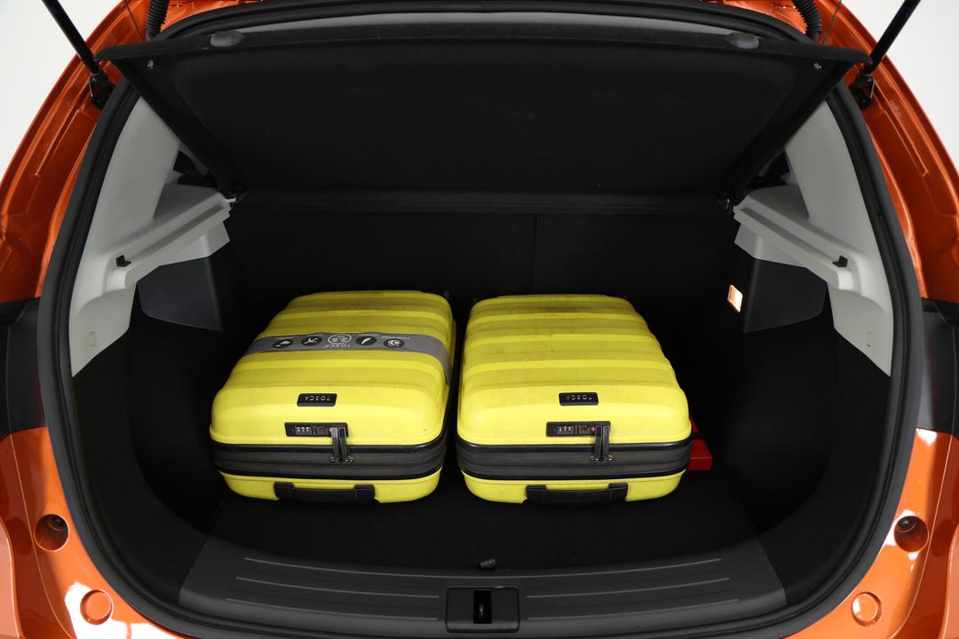 2023 MG Zst Excite, Automatic, 29033 km, Boot Inside View with Luggage