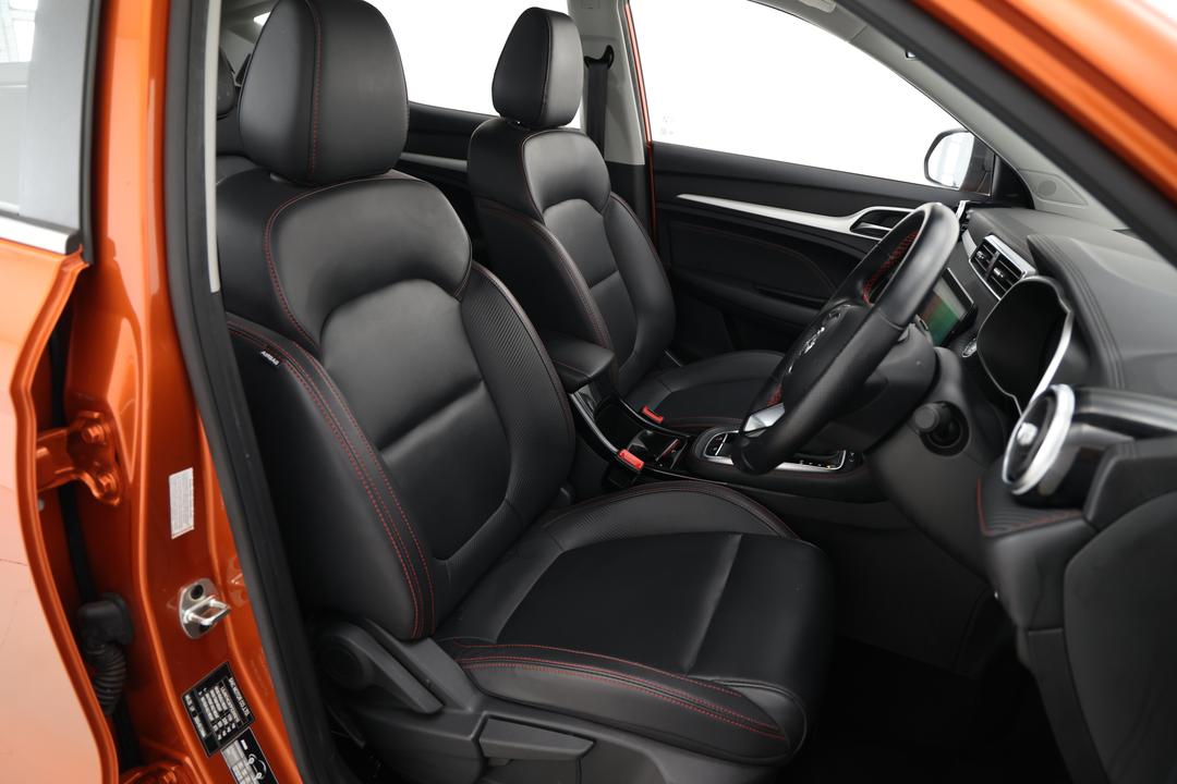 2023 MG Zst Excite, Automatic, 29033 km, Right Side Front Door Cabin View
