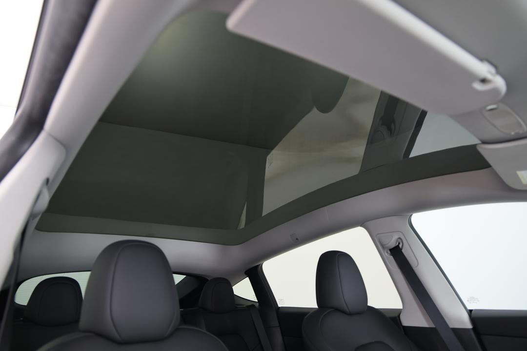 2023 Tesla Model Y Rear-wheel Drive, Automatic, 18040 km, Interior Sunroof/Moonroof