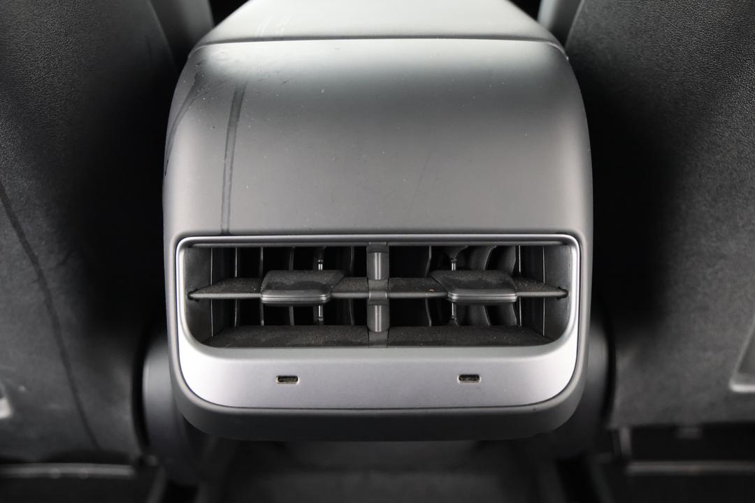 2023 Tesla Model Y Rear-wheel Drive, Automatic, 18040 km, Rear A/C Vent