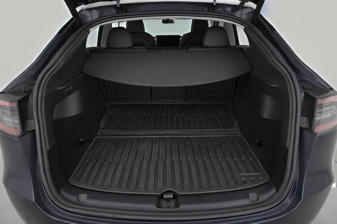 2023 Tesla Model Y Rear-wheel Drive, Automatic, 18040 km, Boot Inside View
