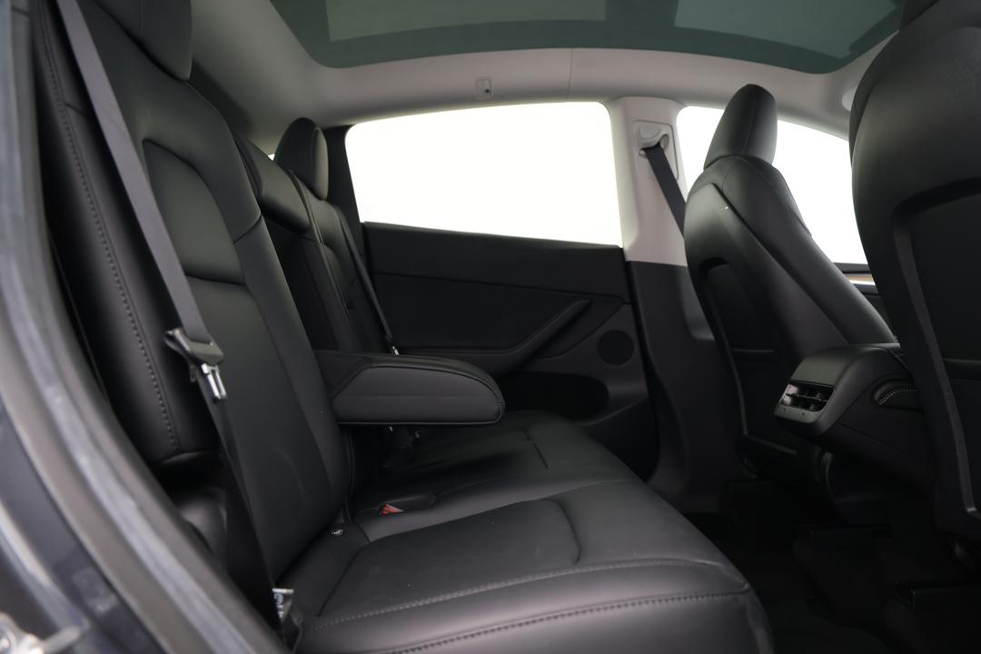 2023 Tesla Model Y Rear-wheel Drive, Automatic, 18040 km, Right Side Rear Door Cabin View