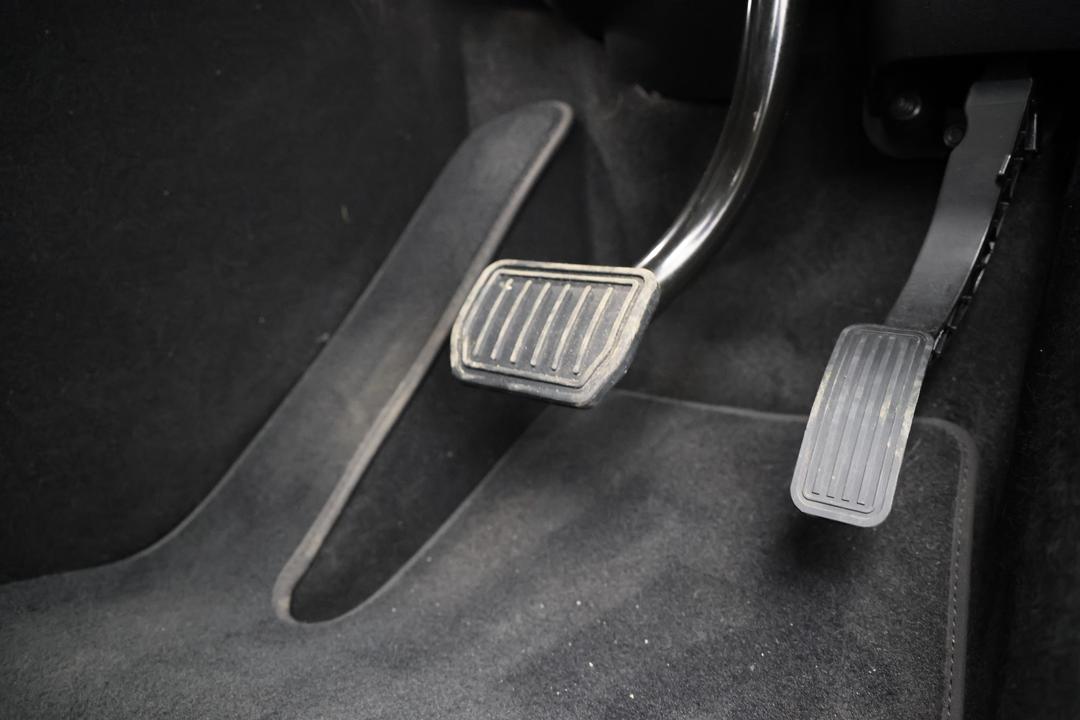 2023 Tesla Model Y Rear-wheel Drive, Automatic, 18040 km, Speaker View