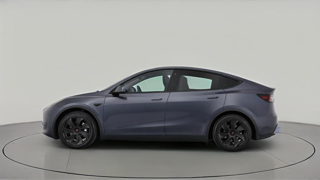 2023 Tesla Model Y Rear-wheel Drive, Automatic, 18040 km, Left Side View