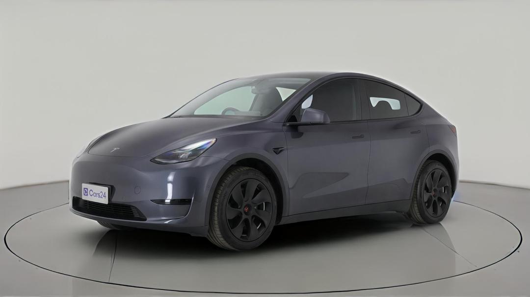 2023 Tesla Model Y Rear-wheel Drive, Automatic, 18040 km, Left Front Diagonal (45- Degree) View