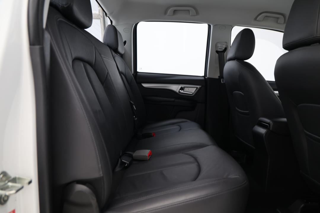 2019 Great Wall Steed (4x2), Manual, 100773 km, Right Side Rear Door Cabin View