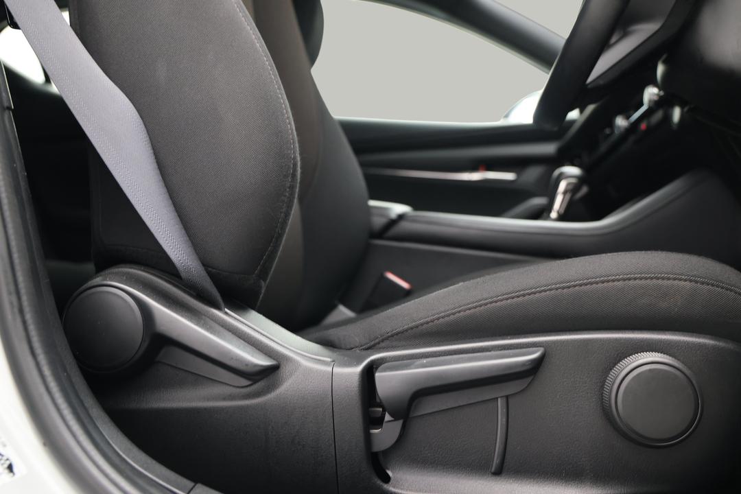 2024 Mazda Mazda3 G20 Evolve, Automatic, 40200 km, Right Side Front Door Cabin View