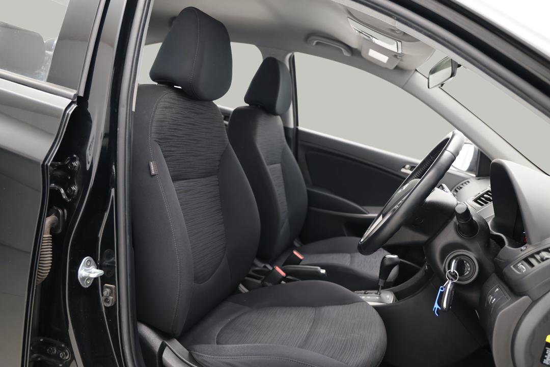 2017 Hyundai Accent Sport, Automatic, 86041 km, Right Side Front Door Cabin View