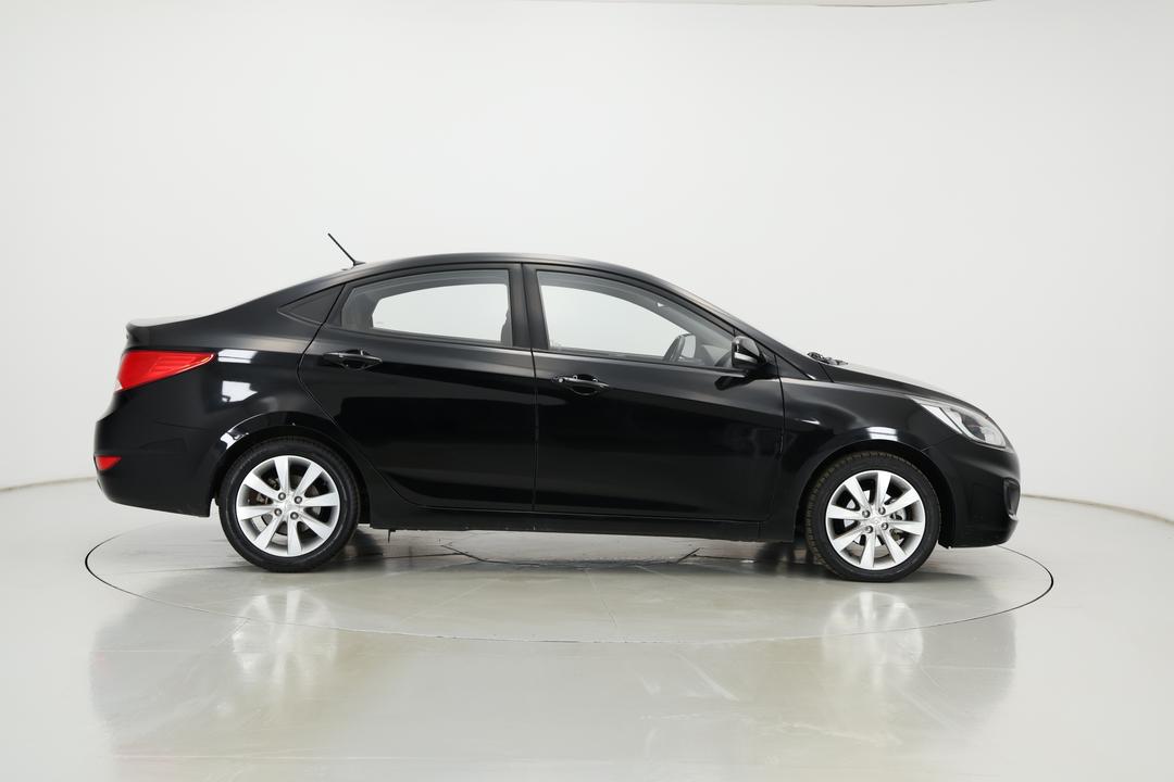 2017 Hyundai Accent Sport, Automatic, 86041 km, Right Side View