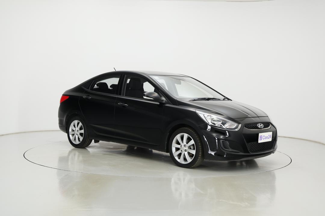 2017 Hyundai Accent Sport, Automatic, 86041 km, Right Front Diagonal (45- Degree) View