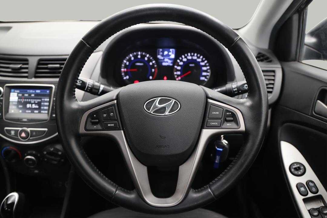 2017 Hyundai Accent Sport, Automatic, 86041 km, Steering Wheel Close-up