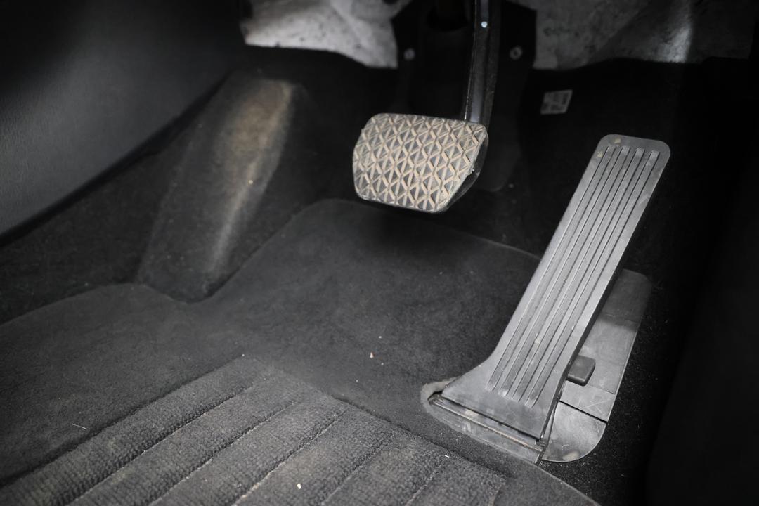 2017 Mazda CX-5 Gt (4x4), Automatic, 58683 km, Pedals and Footmat