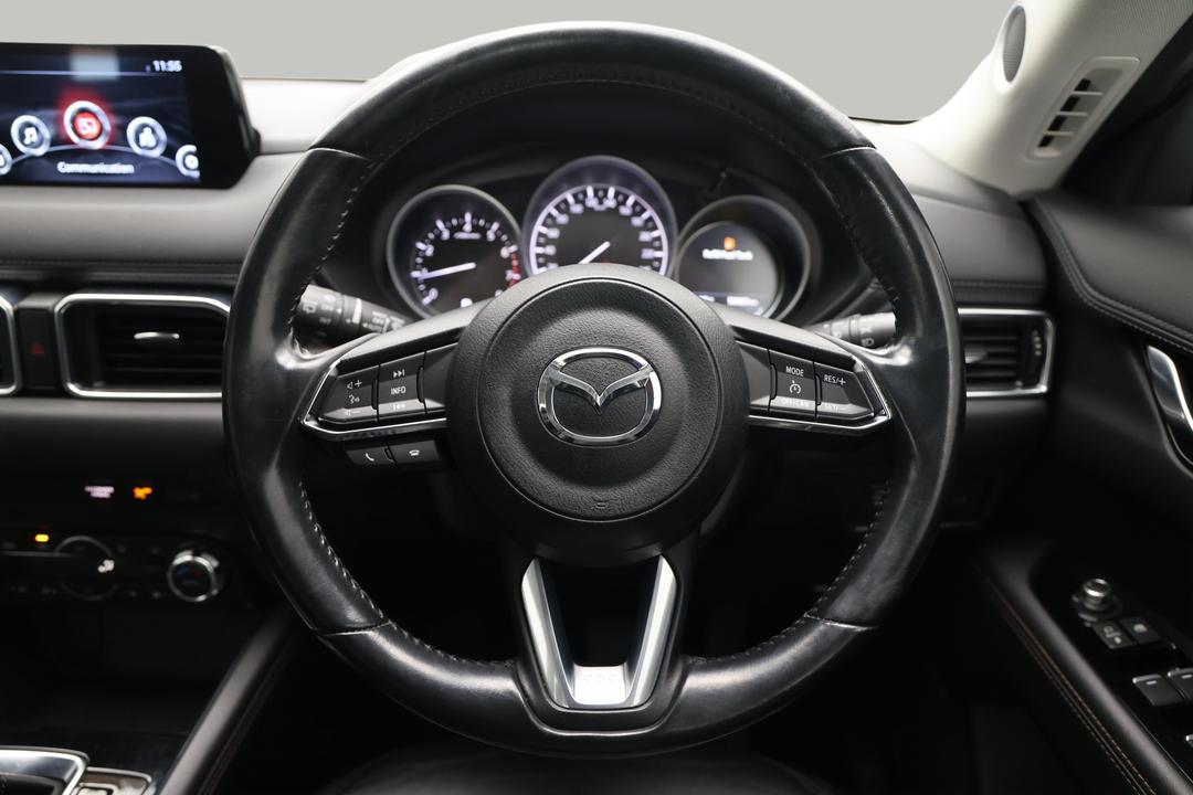 2017 Mazda CX-5 Gt (4x4), Automatic, 58683 km, Steering Wheel Close-up