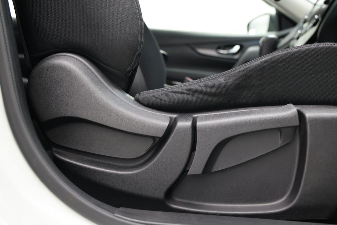 2017 Nissan X-trail Ts (4WD), Automatic, 132372 km, Drivers Side Adjustment Panel