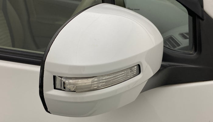 2016 Maruti Ertiga VDI SHVS, Diesel, Manual, 53,100 km, Right rear-view mirror - Indicator light has minor damage