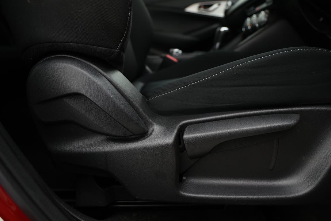 2022 Mazda CX-3 Maxx Sport (FWD), Automatic, 45810 km, Drivers Side Adjustment Panel
