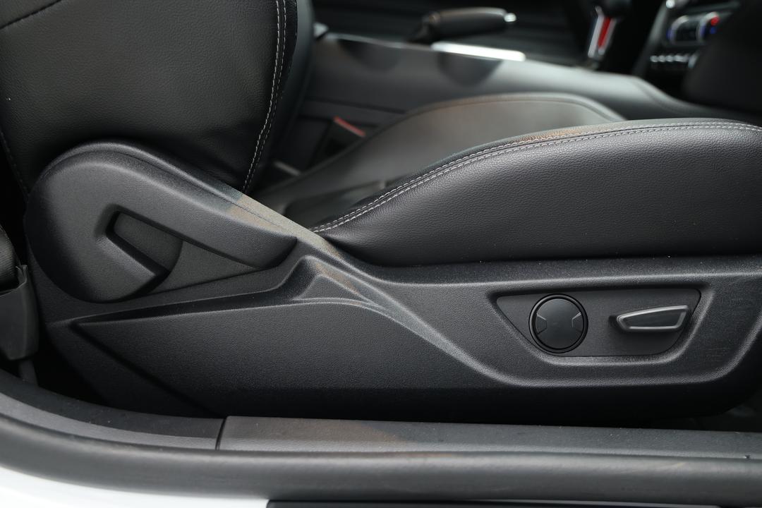 2022 Ford Mustang 2.3 Gtdi, Automatic, 33675 km, Drivers Side Adjustment Panel