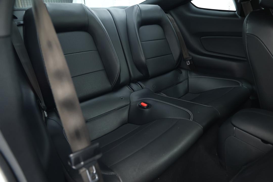 2022 Ford Mustang 2.3 Gtdi, Automatic, 33675 km, Right Side Rear Door Cabin View