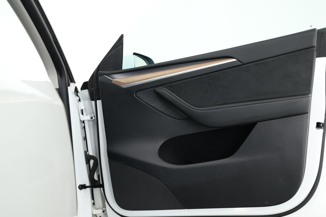 2022 Tesla Model Y Rear-wheel Drive, Automatic, 78059 km, Speaker View