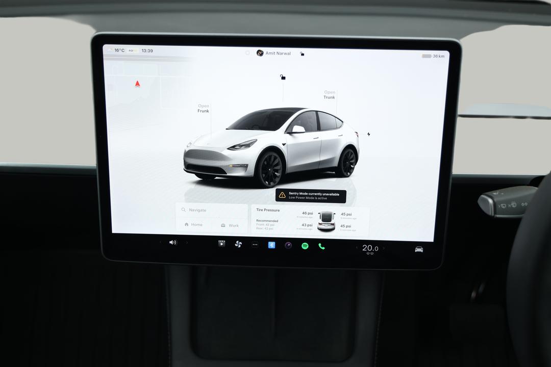2022 Tesla Model Y Rear-wheel Drive, Automatic, 78059 km, Center Console