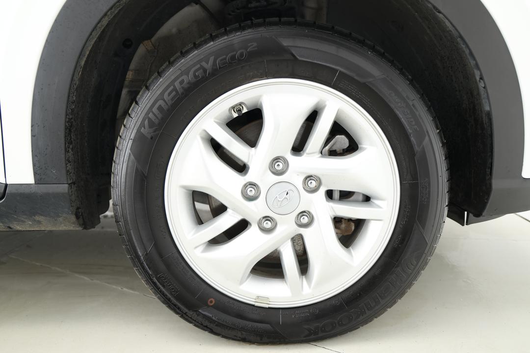 2025 Hyundai Venue Venue, Automatic, 24539 km, Right Front Wheel
