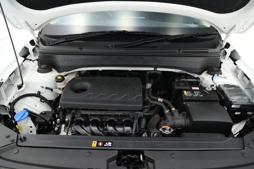 2025 Hyundai Venue Venue, Automatic, 24539 km, Open Bonnet (Engine)