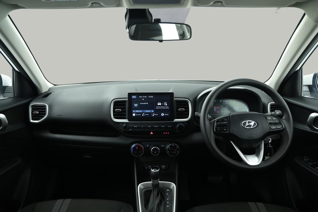 2025 Hyundai Venue Venue, Automatic, 24539 km, Dashboard View