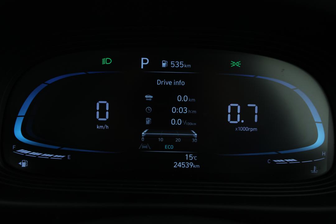 2025 Hyundai Venue Venue, Automatic, 24539 km, Odometer View