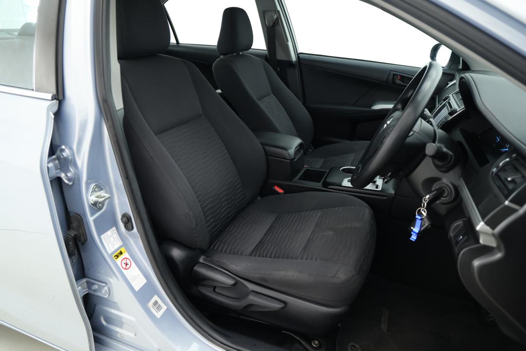 2016 Toyota Camry Altise, Automatic, 160975 km, Right Side Front Door Cabin View