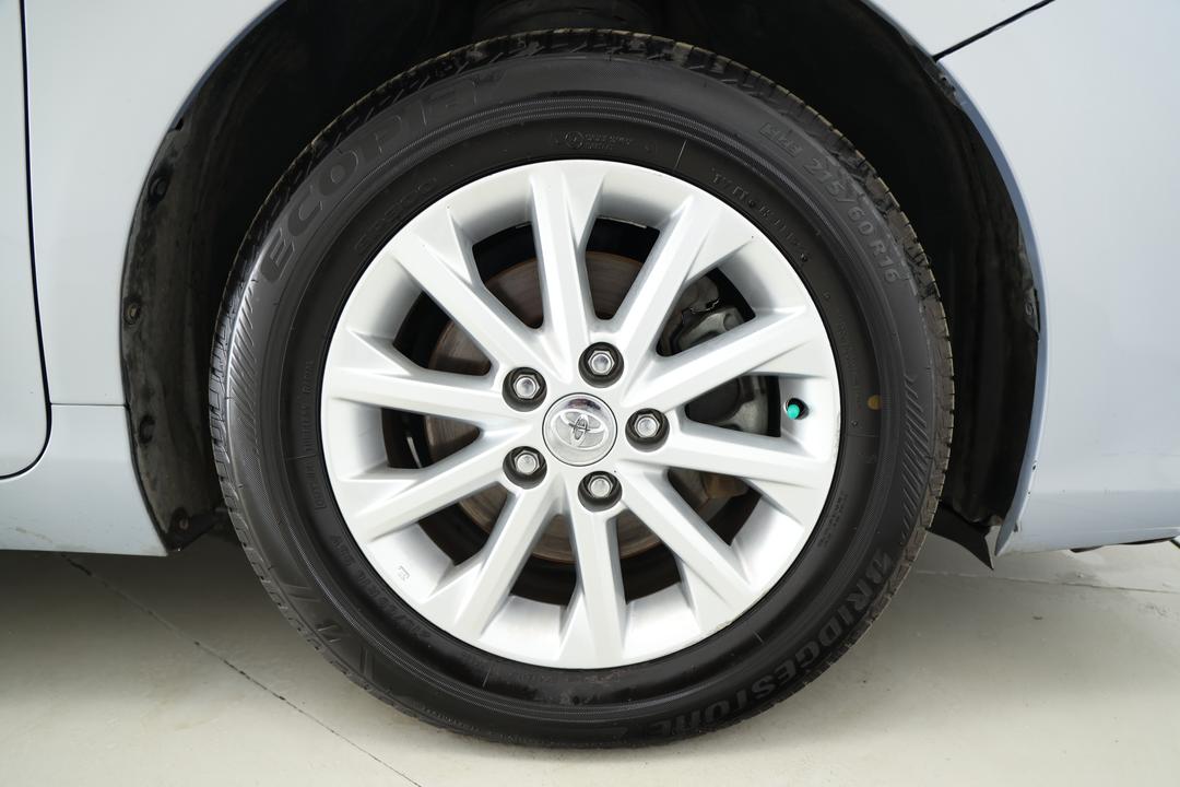 2016 Toyota Camry Altise, Automatic, 160975 km, Right Front Wheel