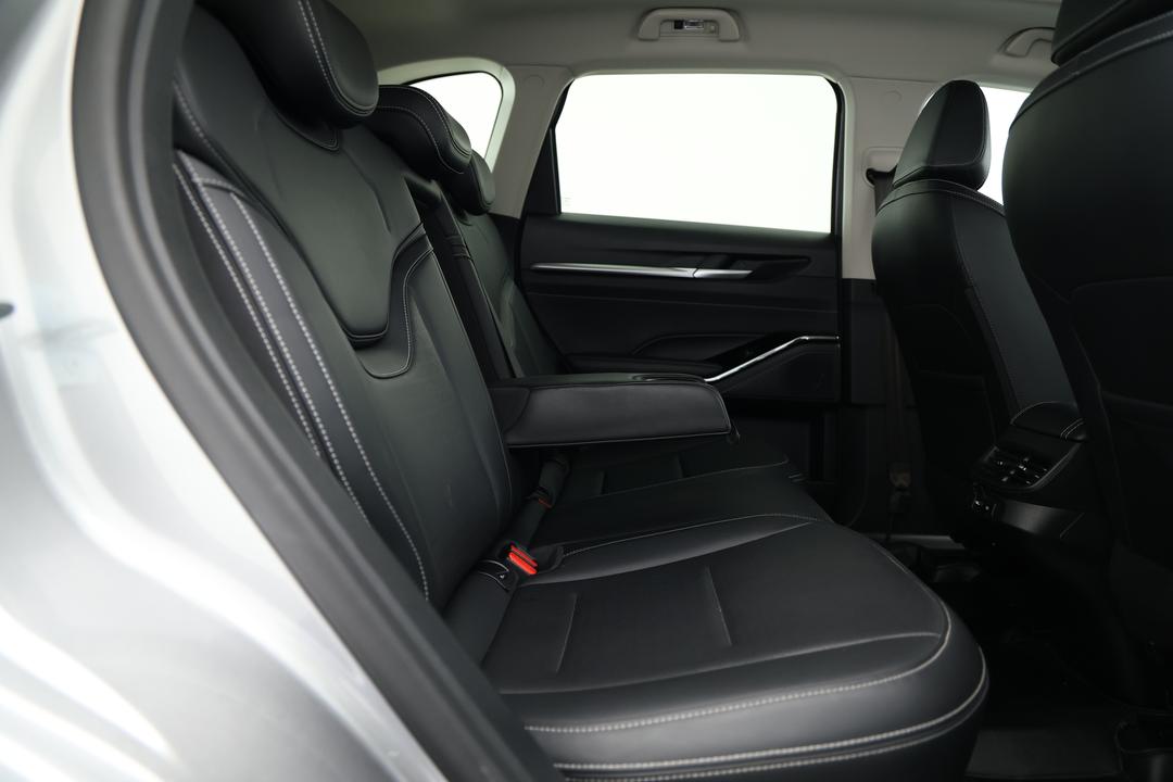 2023 GWM Haval H6 Ultra Hybrid, Automatic, 42571 km, Right Side Rear Door Cabin View