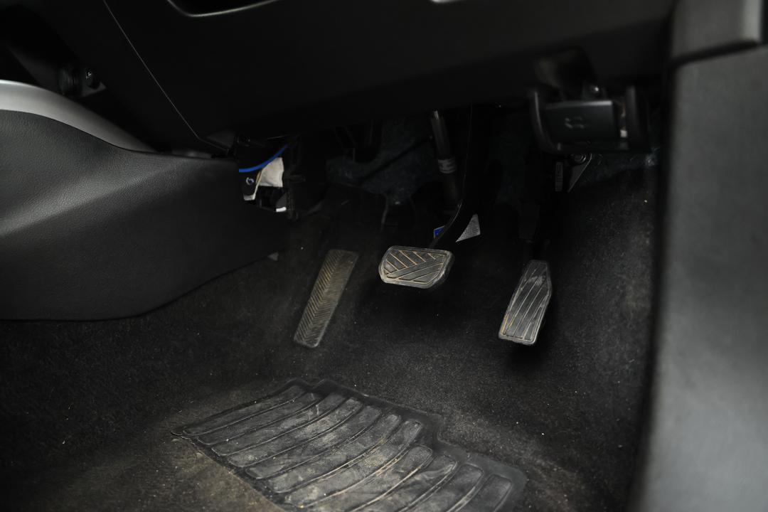 2022 Suzuki Baleno Gl, Automatic, 72235 km, Pedals and Footmat