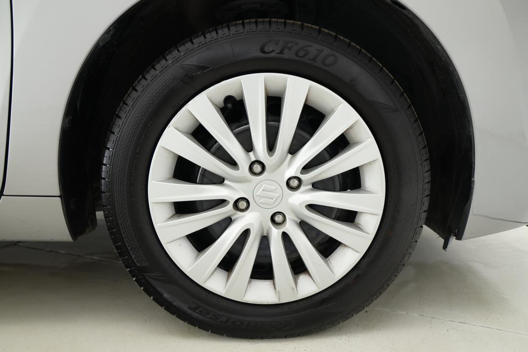 2022 Suzuki Baleno Gl, Automatic, 72235 km, Right Front Wheel