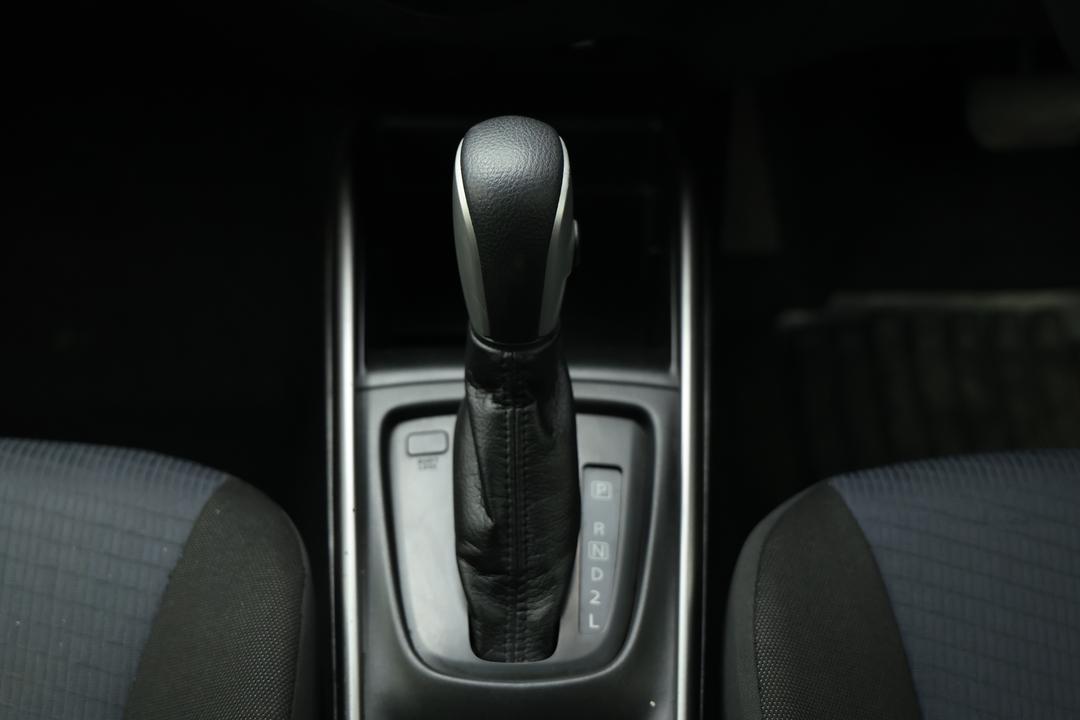 2022 Suzuki Baleno Gl, Automatic, 72235 km, Gear Lever 