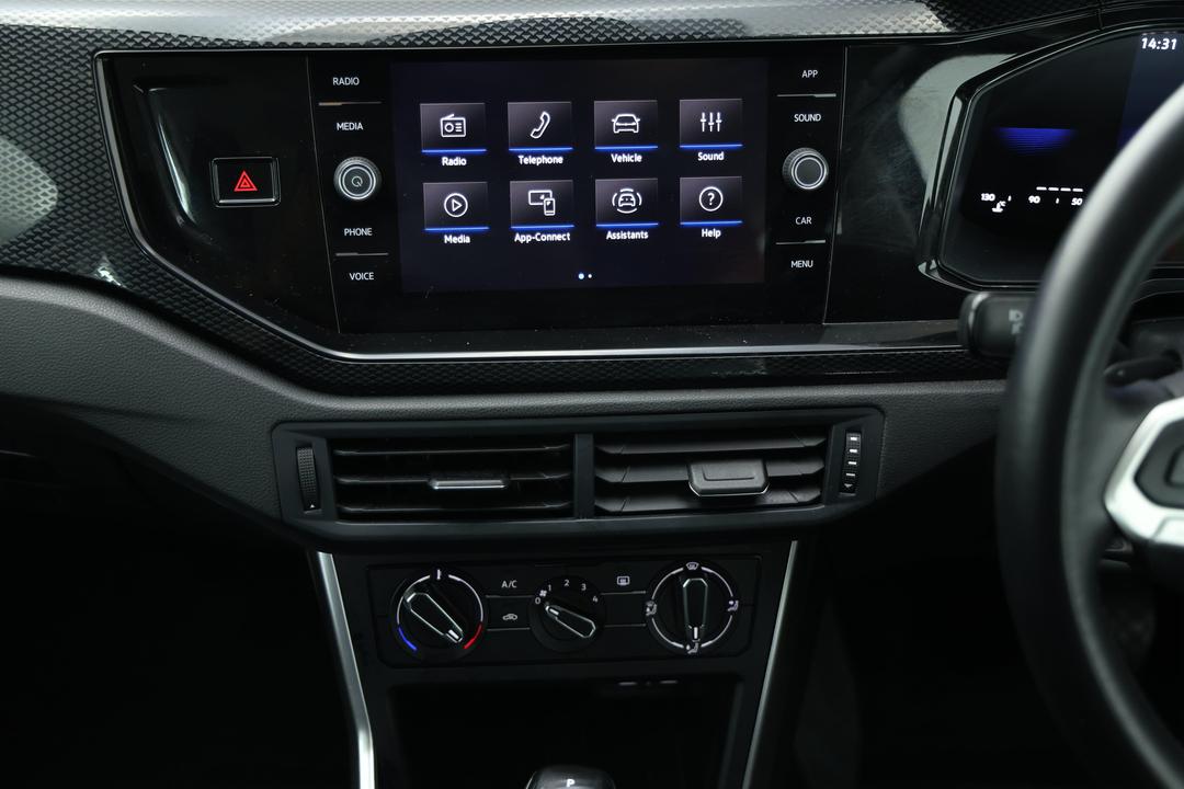 2024 Volkswagen Polo Life, Automatic, 26727 km, Center Console