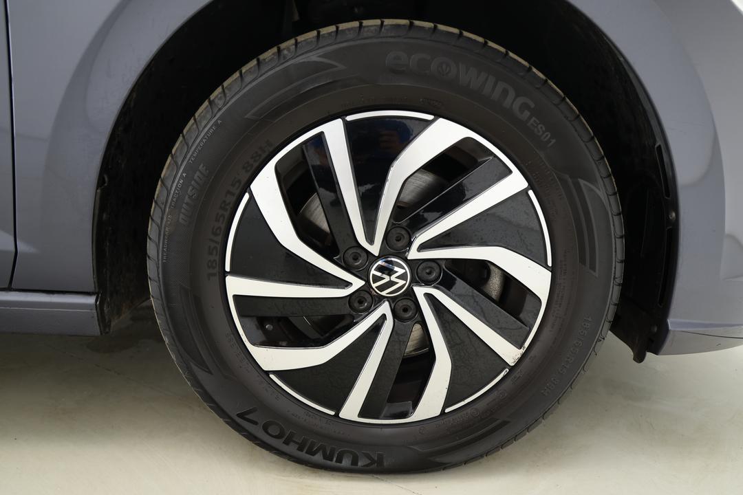 2024 Volkswagen Polo Life, Automatic, 26727 km, Right Front Wheel