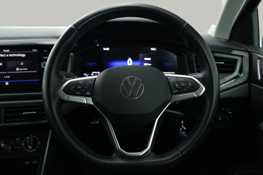 2024 Volkswagen Polo Life, Automatic, 26727 km, Steering Wheel Close-up