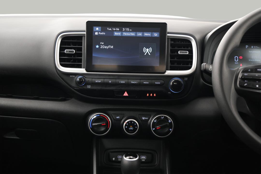 2025 Hyundai Venue ., Automatic, 25176 km, Center Console
