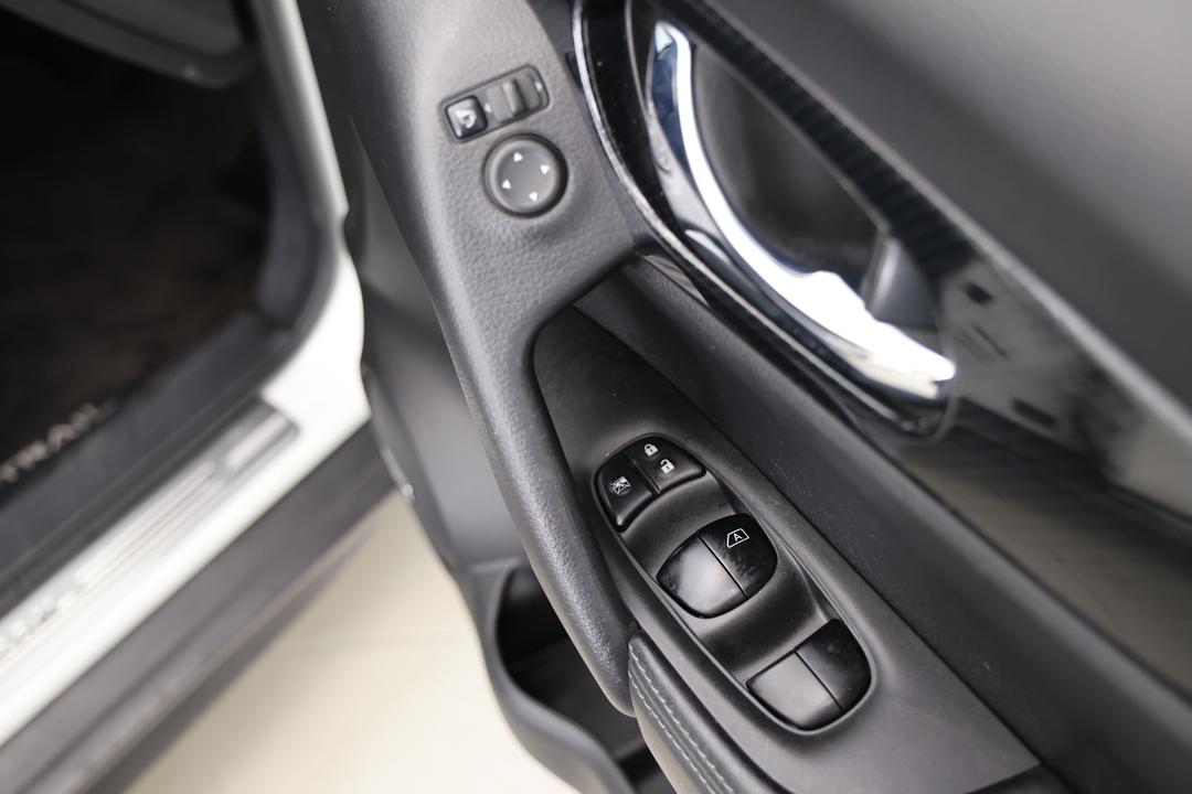 2022 Nissan X-trail Ti (4WD), Automatic, 51022 km, Drivers Side Door Panel Controls