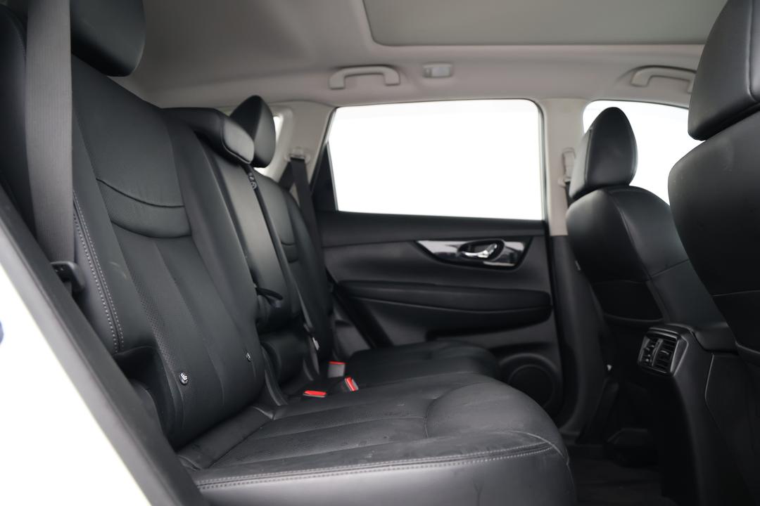 2022 Nissan X-trail Ti (4WD), Automatic, 51022 km, Right Side Rear Door Cabin View