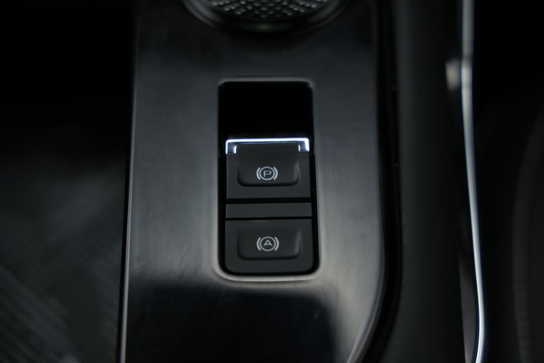 2023 GWM Haval H6 Ultra Hybrid, Automatic, 27909 km, Handbrake