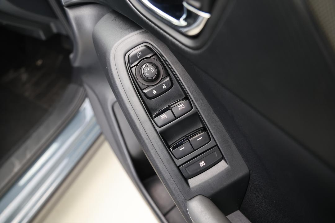 2025 Subaru Crosstrek AWD 2.0l, Automatic, 27124 km, Drivers Side Door Panel Controls