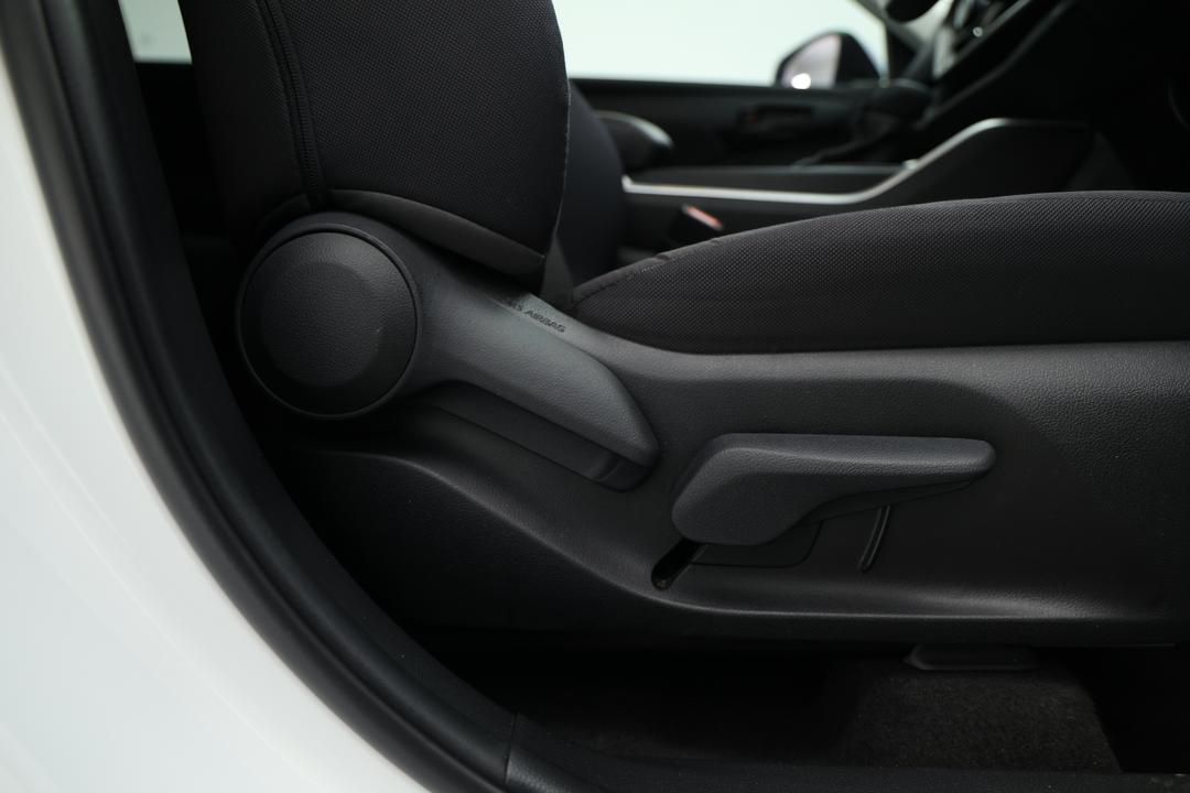 2023 Toyota Kluger Gx Hybrid AWD, Automatic, 19025 km, Drivers Side Adjustment Panel