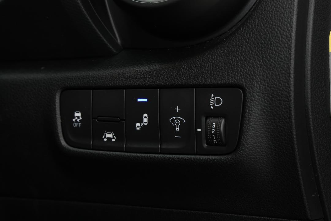 2018 Hyundai Kona Active (FWD), Automatic, 67241 km, Utility Switches/Buttons