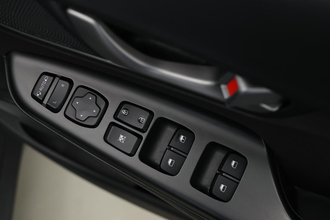 2018 Hyundai Kona Active (FWD), Automatic, 67241 km, Drivers Side Door Panel Controls