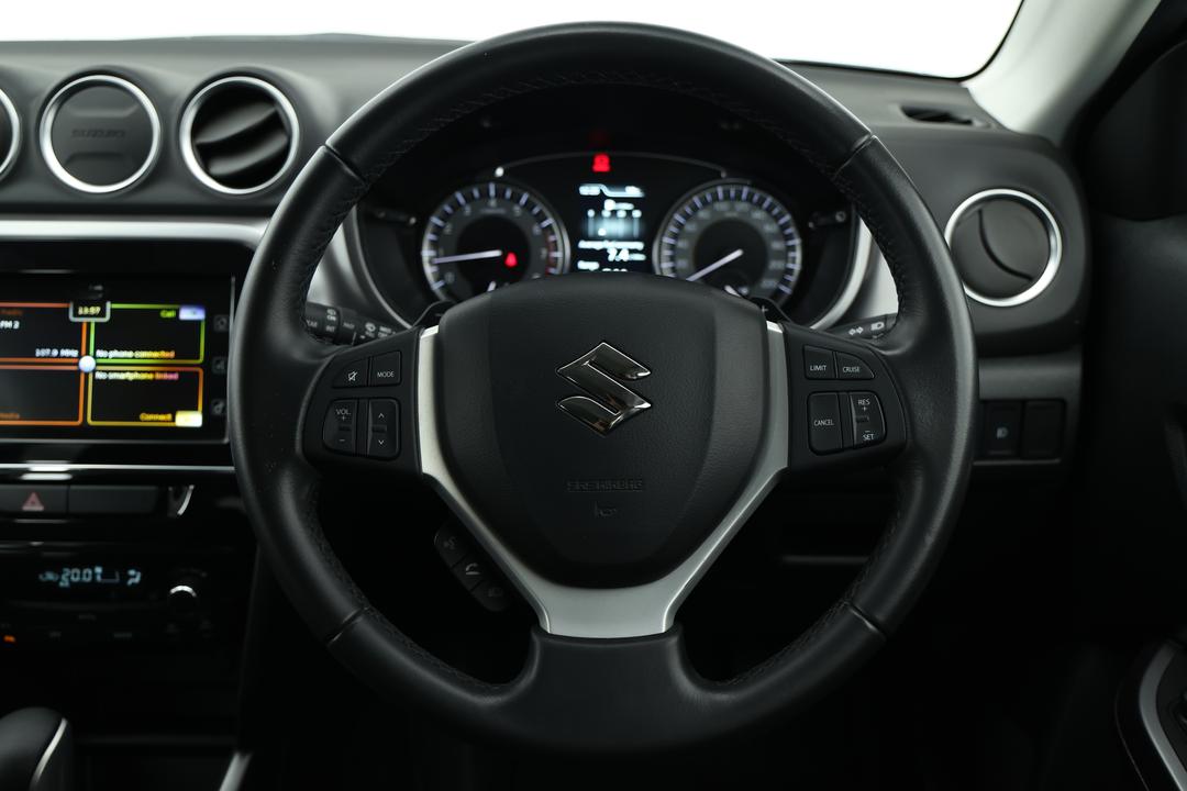 2023 Suzuki Vitara Turbo, Automatic, 35361 km, Steering Wheel Close-up