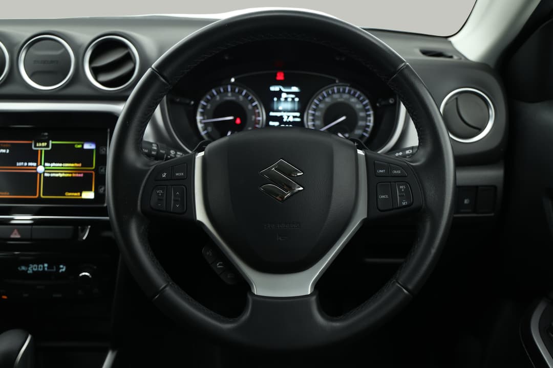 2023 Suzuki Vitara 1.6l, Automatic, 35361 km, Steering Wheel Close-up
