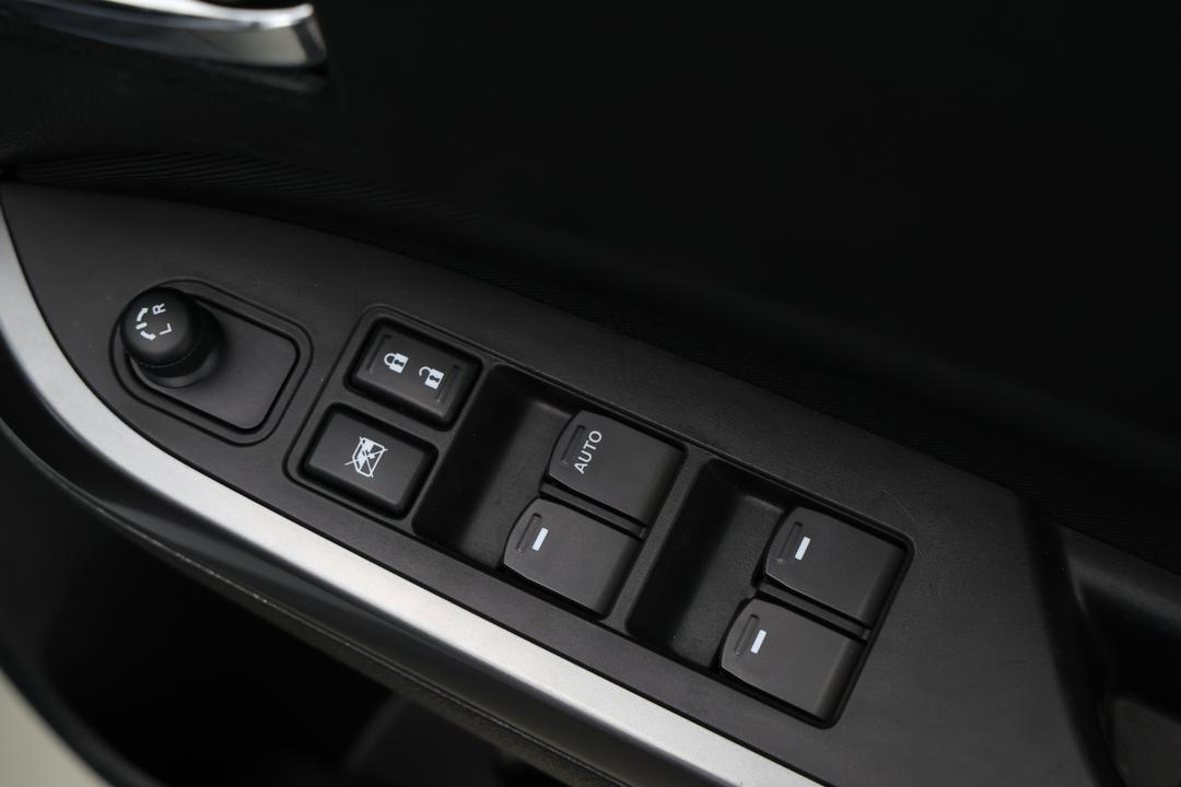 2023 Suzuki Vitara Turbo, Automatic, 35361 km, Drivers Side Door Panel Controls